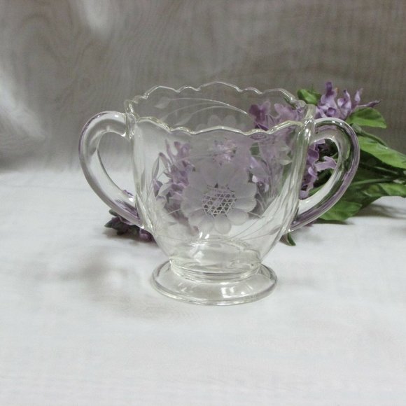 Vintage Hughes Cornflower Footed Glass Sugar Bowl Cottagecore Clear - Picture 1 of 3